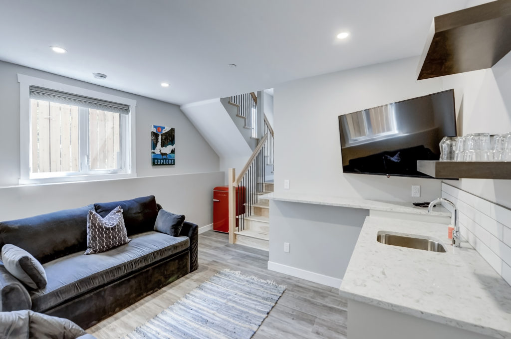 1396E25C-09A5-405A-83F8-472415339891